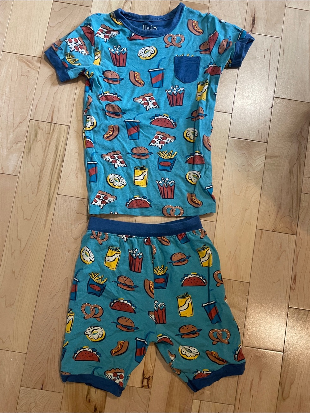 🍀Sale 4/$20 Hatley carnival foods PJ short set, sz 6